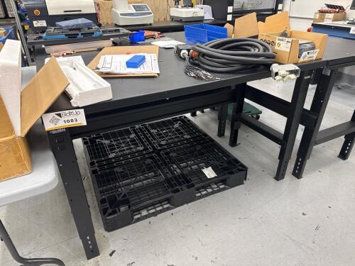 Steel work bench