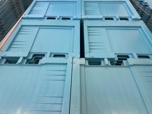 Plastic trays