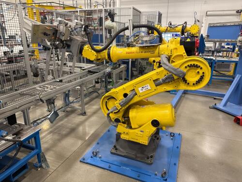 2015 Fanuc Robot R-2000iC 210F