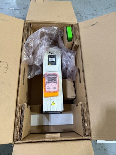 Allen Bradley #ACC5550 AC Drive S/N 2104900283