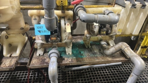 Lot (2) Sandpiper Small Double Diaphragm Pumps