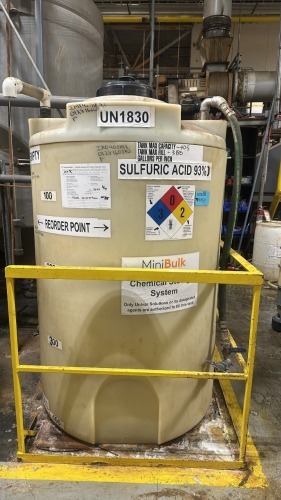 Mini Bulk Chemical Storage Tank, 400 Gallons