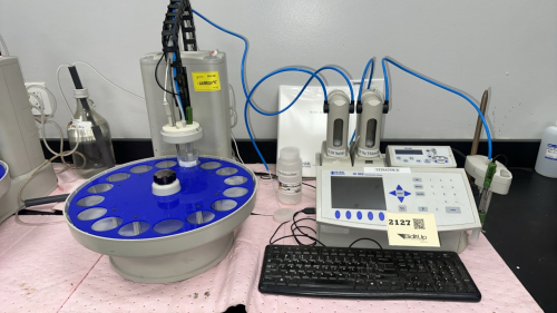 HANNA HI 902 POTENTIOMETRUC TITRATOR WITH HANNA HI 921 AUTOSAMPLER,