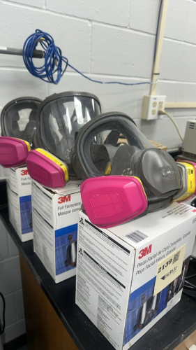 LOT (3) 3M Reusable Full Face Mask Respirator (2) 6900 And (1) 6800