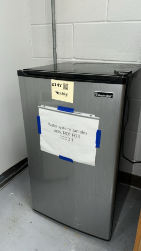 MAGIC CHEF SMALL REFRIGERATOR, (LAB USED)