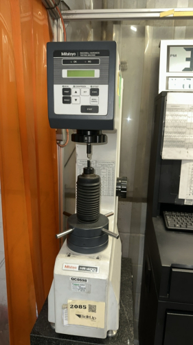 MITUTOYO HR-430MS ROCKWELL HARDNESS TESTING MACHINE, CODE NO.: 963-241, SERIAL NO.: 03581609