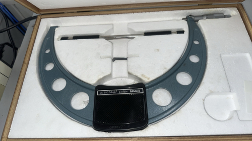 Mitutoyo Micrometer 275-300mm 0.01mm