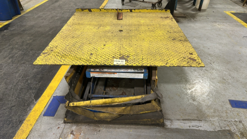 BISHAMON PNEUMATIC 4000 LBS LIFT TABLE