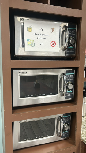 LOT (5) SHARP 1000W/R-21LCFS MICROWAVES