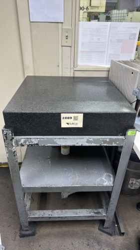 GRANITE SURFACE PLATE WITH METAL STAND, SURFACE PLATE DIMENSIONS: 2&rsquo; LONG X 2' WIDTH X 5&rdquo; THICKNESS