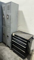 BLACK 5-DRAWER TOOL BOX ON WHEELS AND 4-DOOR LOCKER UNIT