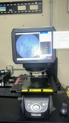 Keyence IM-7001 Image Dimension Measurement System, SERIAL NO. T5171080009, WITH IM-7020 MEASUREMENT HEAD, SERIAL NO. #7C710460