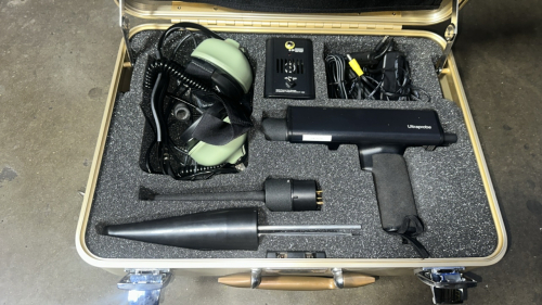 UE ULTRAPROBE 9000 MPH AIR LEAK DETECTOR WITH CASE