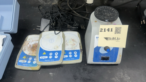 LOT (4) STRIRRES AND MIXER, (3) BURRELL MAGNETIC STIRRERS, and (1) VWR ANALOG VORTEX MIXER