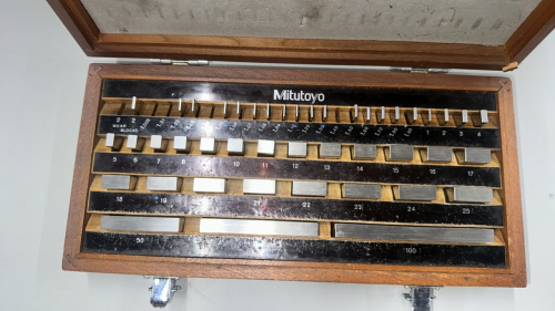MITUTOYO GAUGE BLOCK SET