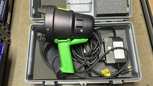 MAGNAFLUX ULTRA-VIOLET LIGHT WITH BLACKLIGHT TRANSFORMER AND CASE