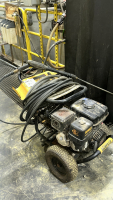 DEWALT3800 PSI 3.5. GPM GAS PRESSURE WASHER WITH (1) TIP