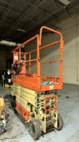 JLG 2632ES Scissor Lift, 25.5 ft Max Height, 500 lbs Capacity, 329 Hours, Year: 2016 - 2
