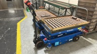 Global Industrial ESM91DE Self-Propelled Scissor Lift Table, 2,000 lbs Capacity, 72.8" Max Height