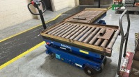Global Industrial ESM91DE Self-Propelled Scissor Lift Table, 2,000 lbs Capacity, 72.8" Max Height - 2