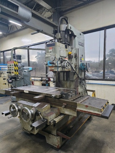 Sharp #KMA3 Bed Type Vertical Milling Machine w/ Newall #C80 Readout