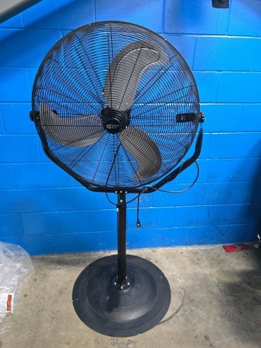 Commercial Electric 30" Variable Speed Pedestal Fan