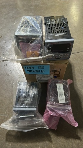 Lot (4) Honeywell Controllers