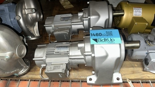 Lot (2) Fuji Hensokuki VC series Geared Motors