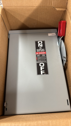 LOT (2) GENERAL ELECTRIC 30 AMPS, 600 VAC, 3POLE, 3-WIRE SAFETY SWITCH, MODEL: TH3361R