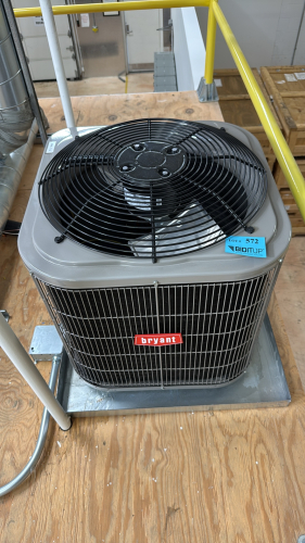 BRYANT CENTRAL AIR CONDITIONER, MODEL: 113ANA018-G