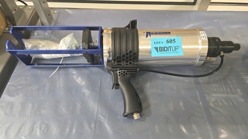 Newborn #VR400A85 Pneumatic Caulk Gun - NEWZ UNUSED
