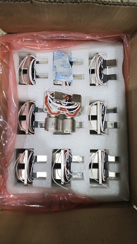 Box of (18) TE Connectivity #2394071-1 PowerTube HVP-HD 1000 Busbar Connector Headers- NEW IN BOX, UNUSED