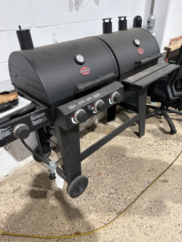 Char-Griller Pro Propane Grill