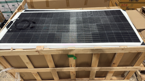 LOT (40) GREENSUN SOLAR 210W PHOTOVOLTAIC SOLAR MODULES