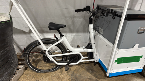 SOLAR-POWER ELECTRIC CARGO TRI CYCLE WITH (12) 50W RENOGY PANEL CANOPY, Hcalory BCD80 COOLER, AND FRONT PASSENGER SEAT