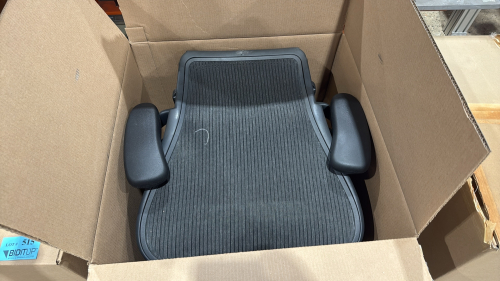 HERMAN MILLER LARGE AERON CHAIR WITH 3 LEVERS