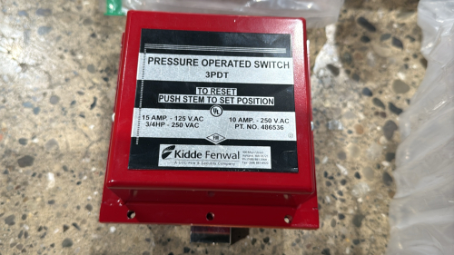 LOT (4) KIDDE PRESURE OPERATED SWITCH 3PDT, MODEL: 81-486536-00