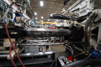 2000 Cincinnati Milacron M H 725-76 Hydraulic Injection Molding Machine - 13