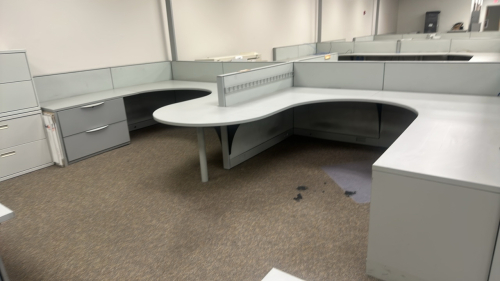 4- PERSON HAWORTH MODULAR WORK STATIONS