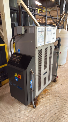 AEC Temperature Control UNIT WITH 150 GAL TANK Item type: Industrial Temperature Control UnitMake: AEC GroupModel: TCU500-UOYear: 2016Serial Number: 4610603Main Voltage: 460VPhase: 3Frequency: 60HzAdditional Features: Control panel with digital display(LO
