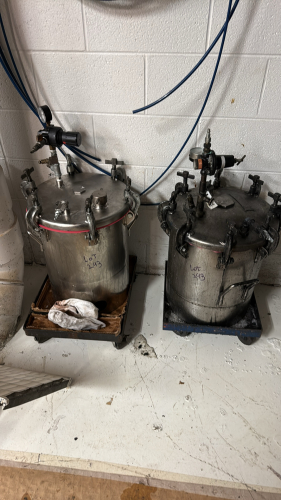 LOT (6) PRESSURE POT'S) (7 and 8 GAL) (LOCATION: PLANT 3, 29883 BECK RD, Wixom, MI 48393)
