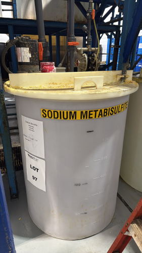 200 GAL TANK WITH MIXER AND ARO DOUBLE DIAPHRAGM PUMP (LOCATION: PLANT 5, 48668 Alpha Dr, Wixom, MI 48393)
