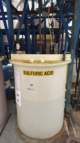 200 GAL TANK WITH MIXER AND ARO DOUBLE DIAPHRAGM PUMP (LOCATION: PLANT 5, 48668 Alpha Dr, Wixom, MI 48393)