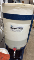 NEPTUNE PLASTIC WATER TANK ON STAND, WITH LEESON MIXER, MODEL: C4C17FB21E, (LOCATION: PLANT 5, 48668 Alpha Dr, Wixom, MI 48393) - 2