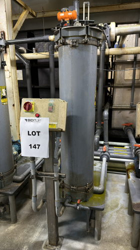 SERFILCO Carbon Purification Chambers WITH CONTROL AND PUMP (LOCATION: PLANT 5, 48668 Alpha Dr, Wixom, MI 48393)