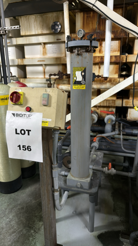 SERFILCO Carbon Purification Chambers WITH CONTROL AND PUMP (LOCATION: PLANT 5, 48668 Alpha Dr, Wixom, MI 48393)