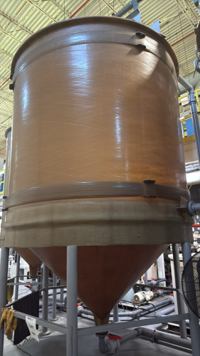 BOLDING 6160 GAL TANK WITH MIXER POWER BOX AND STAND Item type: Industrial Storage Tank<br>B.T.T. TANK MODEL: C-OKV-10-6160Make: Belding Tank TechnologiesCapacity: 6,160 US gallonsDesign Pressure: AtmosphericTEMPERATURE: 140 F. MAXTANK TAG: SEMI BRIGHT NI
