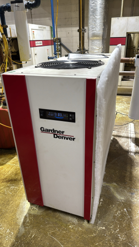 GARDNER DENVER RPC450A4 COMPESSED AIR DRYER, 50"L X 20"W x 40"H, Item type: Compressed Air DryerMake: Gardner DenverModel: RPC450A4Capacity (SCFM): 450 SCFMPower Supply (Voltage/Phase/Frequency): 460V / 3Ph / 60HzRefrigerant Type: R-407CCountry of Manufa