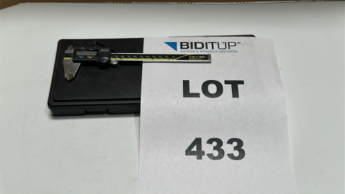 MITUTOYO ABSOLUTE 6" DIGITAL CALIPER, MODEL: CD-6"ASX, S/N: A19086028