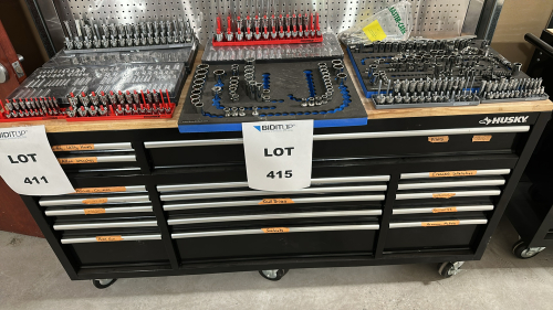 <p>LOT OF ASSORTED SOCKETS</p>